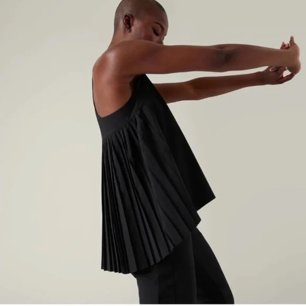 ATHLETA SWING FORWARD PLEATED TANK